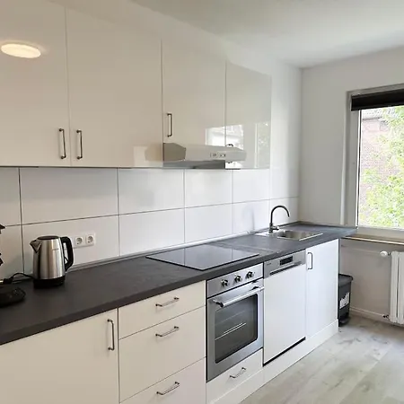 With Wifi, Kitchen And 4k Tv Apartment