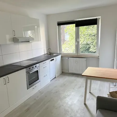 With Wifi, Kitchen And 4k Tv Essen