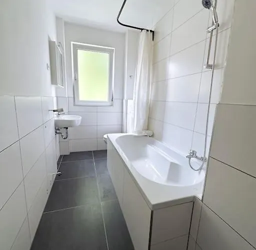 With Wifi, Kitchen And 4k Tv