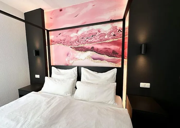 With Wifi, Kitchen And 4k Tv 埃森